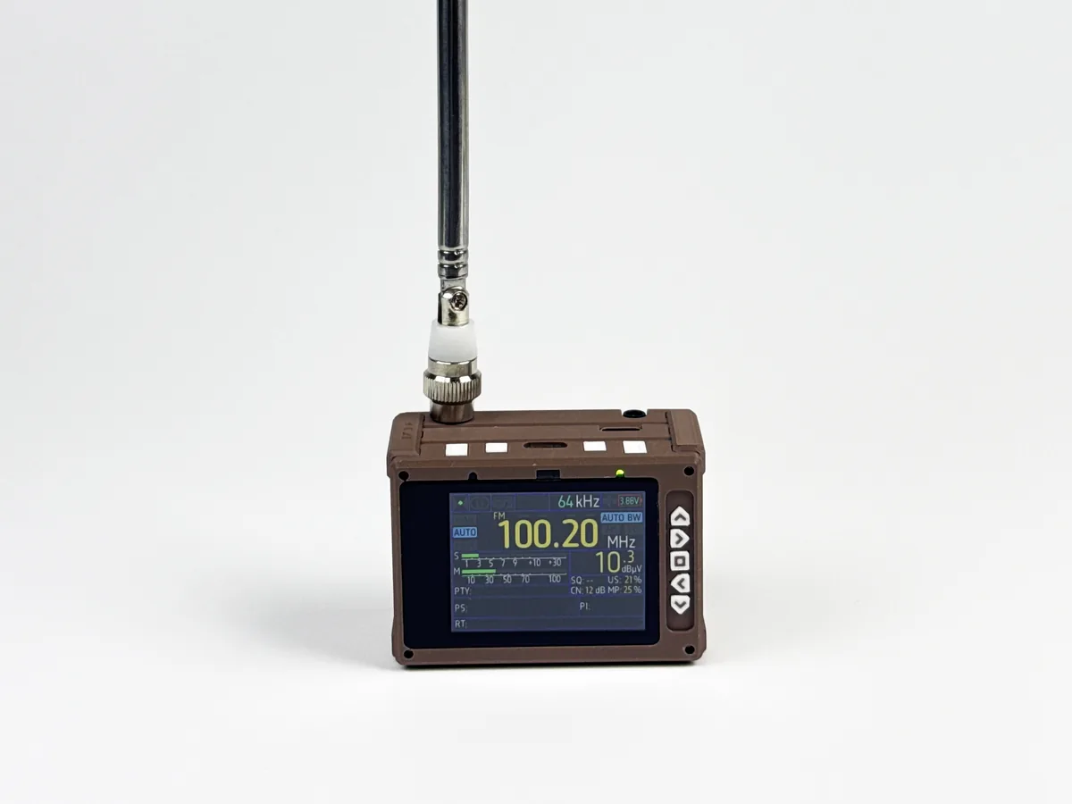 Field radio: FM/AM Radio on Attaky